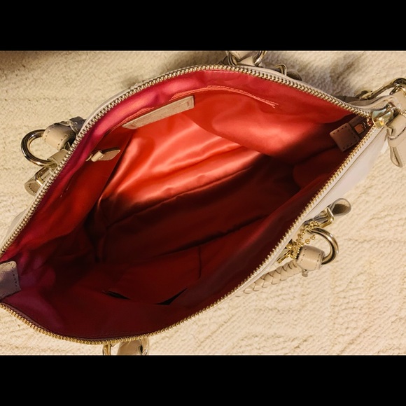 🪴NWT Rare Metallic Leather Coach bag🪴 - Picture 4 of 7